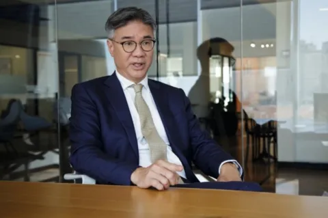 David Woo: „Ich bin keineswegs so optimistisch wie einige Analysten und manche Fondsmanager, die zum Teil schon wieder auf Entwarnung geschaltet haben und dazu raten, Aktien überzugewichten.“