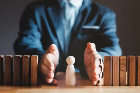 Dass ein Fondsmanager vor allem dann an einem optimalen Investmentergebnis interessiert ist, wenn sein eigenes Geld mit im Spiel ist, ist theoretisch unbestreitbar. Wie sieht es aber in der Realität aus?