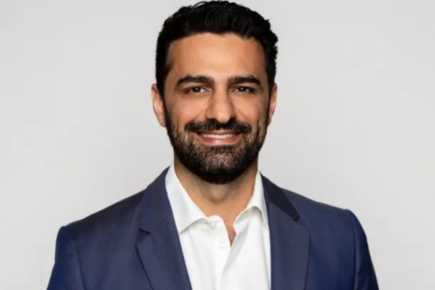 Peyvand Jafari, Gründer und Vorstandsvorsitzender der PREIG AG, wittert gerade jetzt Chancen am Berliner Wohnimmobilienmarkt für Family Offices.
