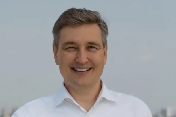 Bain-Partner Franz-Robert Klingan rät Unternehmen: „Wer resilienter aufgestellt ist als der Wettbewerb, schützt nicht nur Unternehmenswerte.“ Gerade in Krisenzeiten könne hier ein echter strategischer Vorteil entstehen.