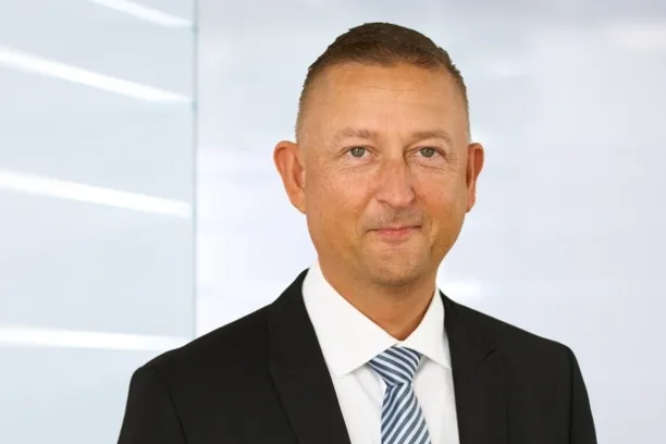 Bernhard Matthes von der Pax-Bank für Kirche und Caritas sieht den Goldpreis durch verschiedene Treiber gestützt.