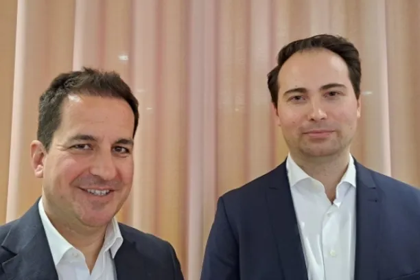Oliver Schmidt und Fynn Battefeld, Metzler Asset Management: „Wir diskutieren zu viel über Risiken und zu wenig über das enorme Self-Help-Potenzial vieler Industrien.“