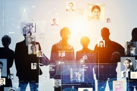 Diversität definiert sich unter anderem über Geschlecht, ethnisch-kulturellen Hintergrund oder sexuelle Orientierung. Regulatorische Vorgaben machen eine kritische Auseinandersetzung mit dem Thema für Unternehmen, Stakeholder und Investoren von einem Nice-to-have zu einem Must-have.