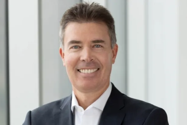 Keith Brittain, Co-Head of Secondary Investments bei Hamilton Lane: „Durch gezielte operative Verbesserungen hat Latour Capital Gutor dabei unterstützt, sich zu einem globalen Marktführer mit einem widerstandsfähigen, serviceorientierten Geschäftsmodell zu entwickeln. Wir freuen uns, das Continuation-Investmentvehikel für Gutor anzuführen, um das Unternehmen in seiner nächsten globalen Wachstumsphase zu unterstützen. Aufbauend auf der Expertise von Latour und dem Gutor-Managementteam sehen wir hier eine ü
