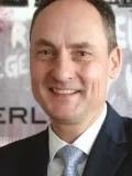 Dr. Stefan Klomfass