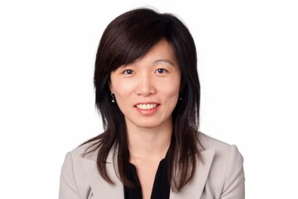 Sandy Pei, Senior Portfolio Manager bei Federated Hermes: "Die Korrektur am chinesischen Immobilienmarkt könnte ihren Scheitelpunkt hinter sich haben. Angebot und Nachfrage pendeln sich schrittweise wieder ein, während sich Preise und Mieten regional auf niedrigem Niveau stabilisieren."
