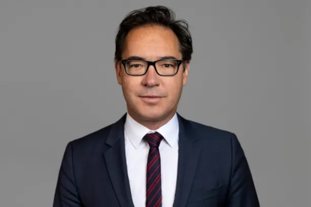 David Kohl, Chief Economist bei Julius Bär: "Vor dem Hintergrund dieses stärkeren Wachstums in Europa hat das Vertrauen in eine weitere Zinserhöhung durch die EZB bei ihrer Sitzung im September weiter zugenommen."