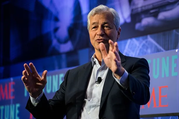 Jamie Dimon, JP Morgan Chase: "Oft möchte ein Managementteam etwas Neues umsetzen, etwa einen digitalen Kontoeröffnungsprozess, der nahezu alle Bereiche betrifft. Dann sagen alle: 'Wir kümmern uns darum' – was bedeutet, dass es einfach auf die ohnehin lange Aufgabenliste gesetzt wird."