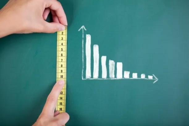 Die Unternehmen schauen bei den Bonuszahlungen derzeit genauer hin und messen vorab genau die gelieferte Performance der Mitarbeiter.  