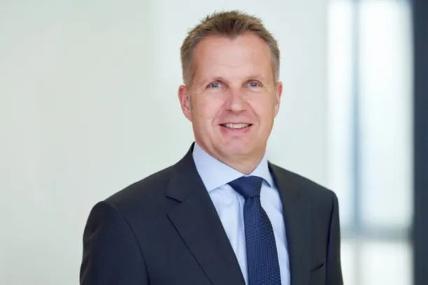 Dag Rodewald, UBS AM: „Unser neuer ETF deckt die Nachfrage unserer Kunden nach einer kosteneffizienten Möglichkeit, in Small Caps entwickelter Märkte zu investieren, die eine breitere Diversifikation über Sektoren und Branchen bieten."