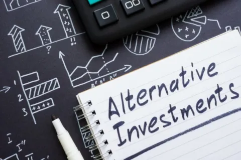 Deutsche Versicherungen können aufgrund der Größe ihrer Kapitalanlagen – 2020 waren das mehr als 1.700 Milliarden Euro – und ihrer internen Expertise im Bereich der alternativen Anlagen die ganze Klaviatur bespielen.