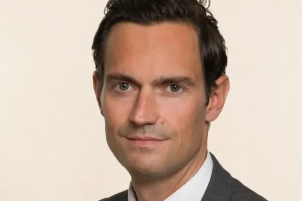 Nicolas Jullien, Global Head of Fixed Income und Head of High Yield & Credit Arbitrage bei Candriam: "Der globale Makro-Ansatz kombiniert direktionale Long- und Short-Positionen und ermöglicht es dem Team damit, sowohl positive als auch negative Anlageüberzeugungen an den globalen Rentenmärkten umzusetzen." 