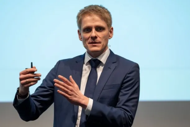 Sebastian Blaeschke, Shareholder Value Management