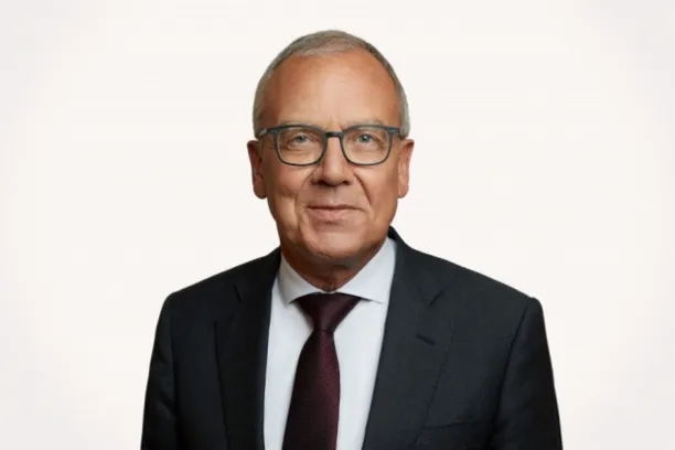 Romeo Lacher, Julius Bär: "Mit Stefan Bollingers Antritt als CEO schlägt Julius Bär ein neues Kapitel auf. Es ist ein guter Zeitpunkt für diesen Wechsel auf Stufe Verwaltungsrat."