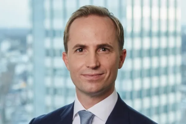 Alexander Prawitz, Schroders, betont: „Die Mandatierung von FSD freut uns sehr und positioniert uns prominent in dem noch jungen, stark wachsenden Pension-Buyout-Markt in Deutschland."
