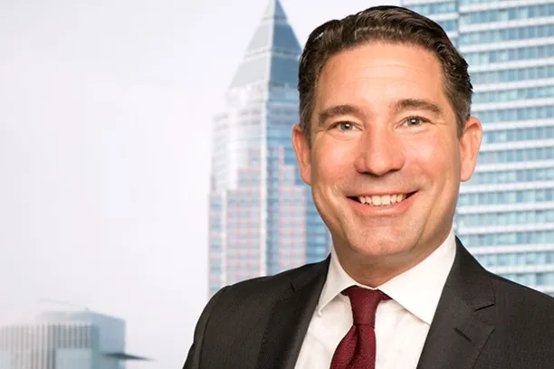 Marcus Kuntz, Universal Investment
