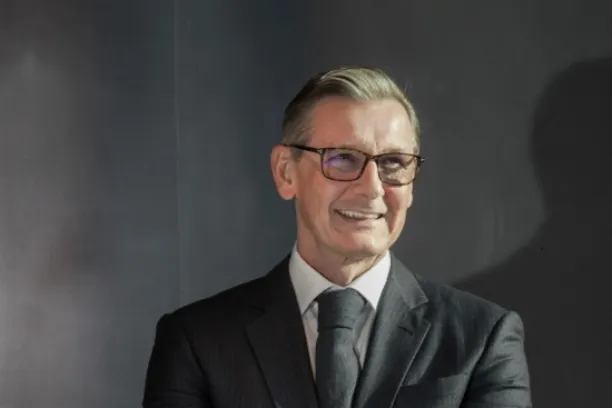 Alexander Schütz, CEO und Unternehmensgründer von C-Quadrat blickt auf ein erfolgreiches erstes Halbjahr zurück.