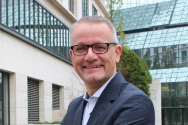 Wolfgang Wrzesniok-Roßbach, Fragold