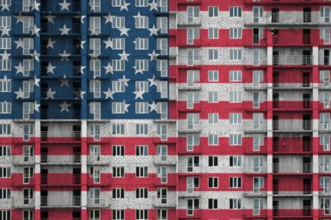 In den USA spricht vieles für Investments in Wohnimmobilien. Dort gibt es wirtschaftliches Wachstum und gut bezahlte Jobs, sodass die Menschen sich attraktive Wohnungen leisten können. Die Mietrendite liegt bei fünf bis sieben Prozent, und aufgrund der kurzen Vertragslaufzeiten bieten Mietwohnungen auch einen Inflations-Hedge.
