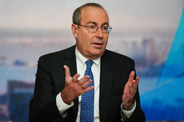 Tom Barkin, Federal Reserve Bank of Richmond: "Wir sind eine globale Währung, wir haben Rechtsstaatlichkeit - all das sind Gründe, warum die Leute unsere Anleihen weiterhin kaufen. Aber wissen Sie, irgendwann hören die Leute auf, Ihre Anleihen zu kaufen - und genau darin liegt das Risiko."