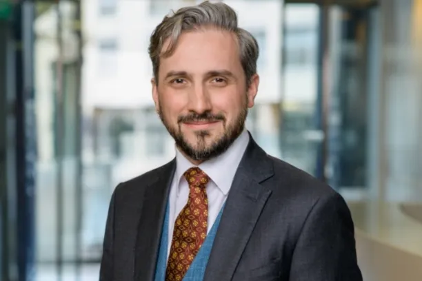 Enguerrand Artaz, LFDE: "Die Skepsis der Anleger gegenüber französischen Vermögenswerten spiegelt deutlich die Unsicherheit über die anstehenden politischen Entscheidungen wider."