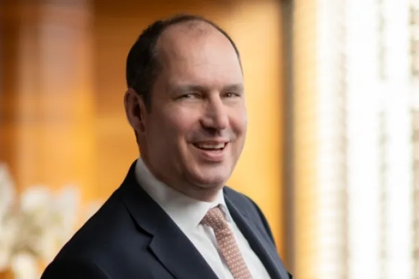 Tilo Kraus, Geschäftsführer von Vedra Pensions: "Steigende Betriebsrentenzahlungen sowie die mit Pensionsverbindlichkeiten einhergehenden Bilanzschwankungen stellen Unternehmen vor Herausforderungen."