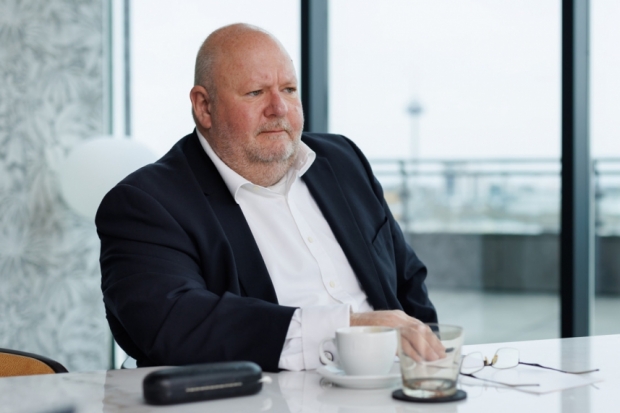 detlev_glow_c_cornelis_gollhardt_lipper_neu_klein_quer.jpg