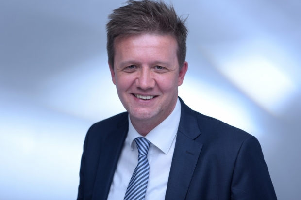 racke_oliver_honorarfinanz_klein_quer.jpg