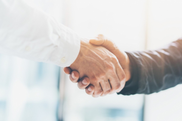 handshake_sfio_cracho.jpg