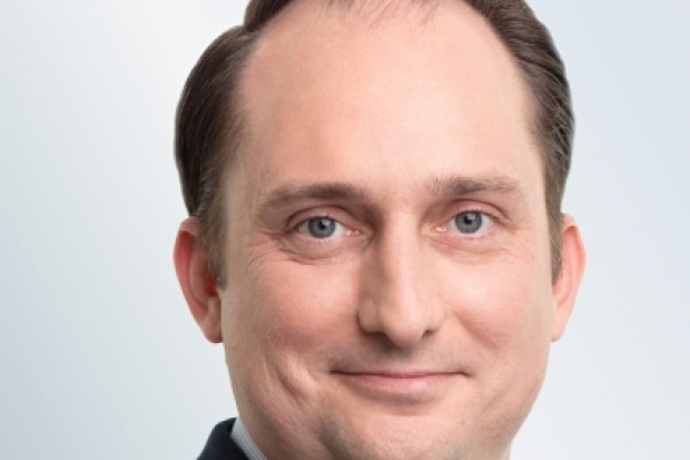 schermann_2019_christian_official_corporate_background_18x12_dws_2020_erhalten.jpg