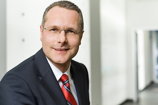 Bernhard Fünger, Monega