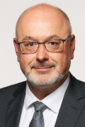 clemens_quast_neu_2023_sab_klein_portrait.jpg