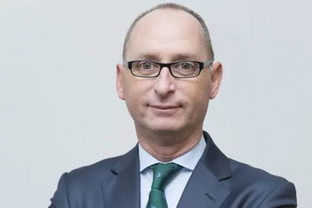 jos_luis_jimnez_cio_der_mapfre_group._klein_quadrat_farbe.jpg