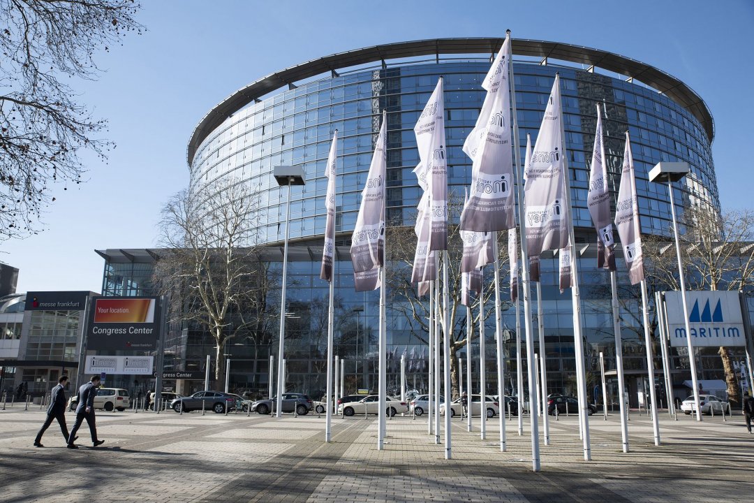 Zur Galerie Zur Galerie